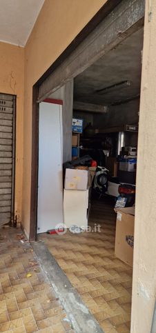 Box/posto auto in residenziale in Via leonardo da vinci