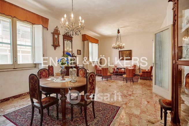 Casa indipendente in residenziale in Via Pipitone 21