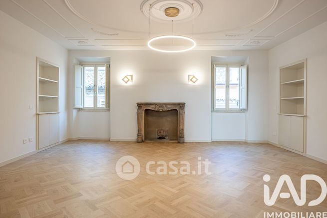 Appartamento in residenziale in Via Francesco Crispi 12