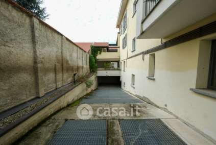 Box/posto auto in residenziale in Via Dante Alighieri