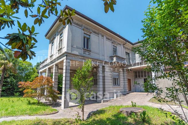 Villa in residenziale in Via Briantea 20