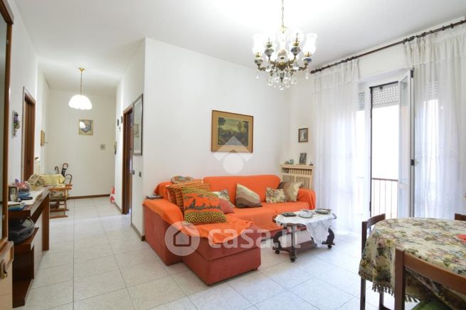 Appartamento in residenziale in Via Francesco Petrarca 8