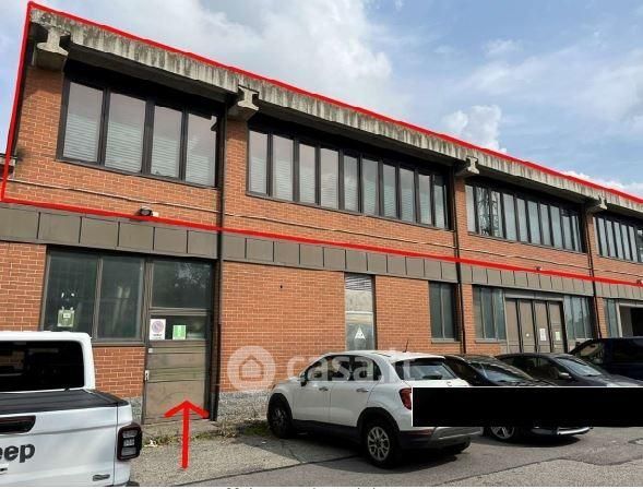 Capannone in commerciale in Strada del Drosso 128 /23