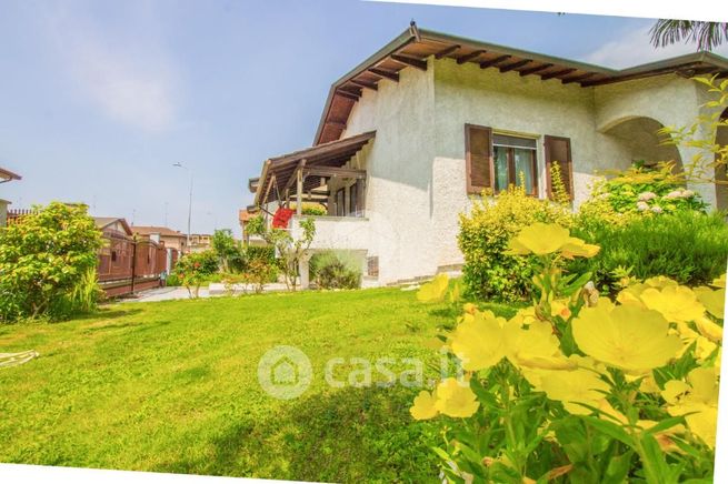 Appartamento in residenziale in Via Olona 19