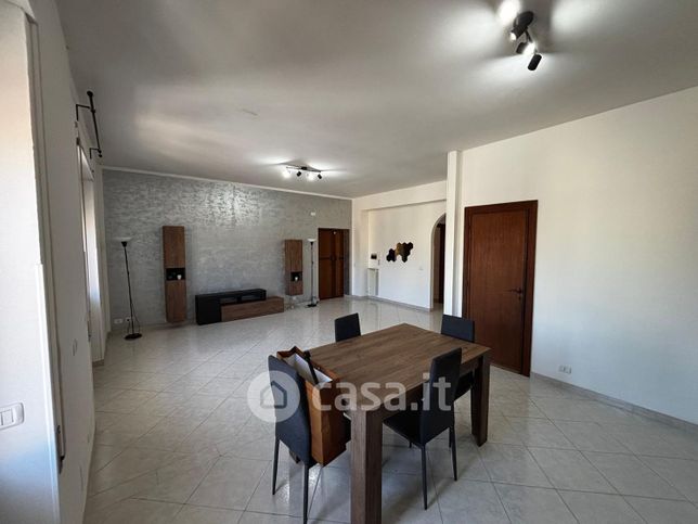 Appartamento in residenziale in Via Puglia 30