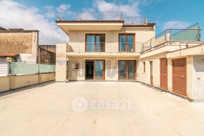 Appartamento in residenziale in Via Lorenzo Maddem 67