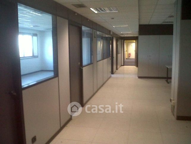Ufficio in commerciale in Viale Milano