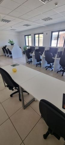 Ufficio in commerciale in Viale Lucrezia della Valle