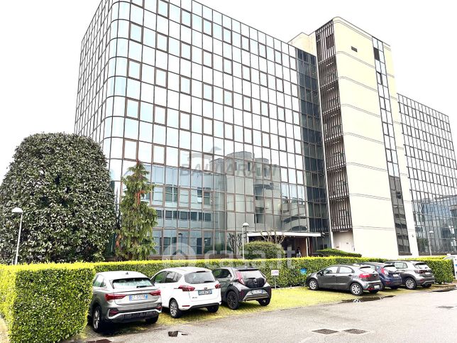 Ufficio in commerciale in Via Mecenate