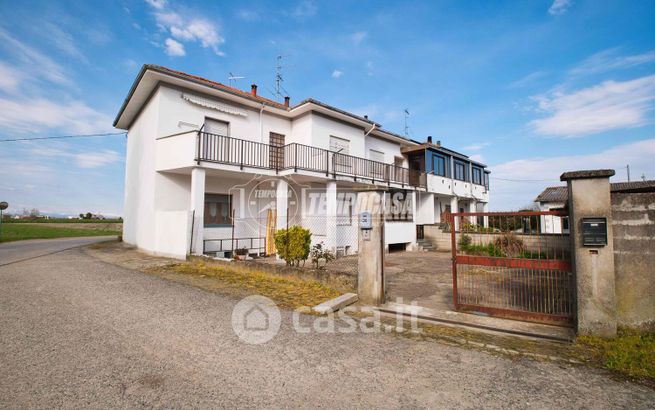Casa indipendente in residenziale in 