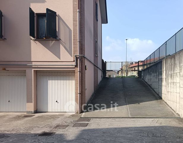 Box/posto auto in residenziale in Via Alcide De Gasperi