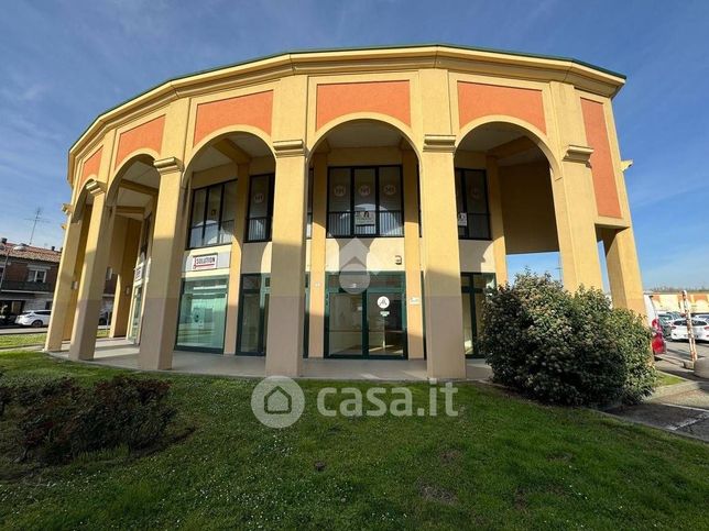 Ufficio in commerciale in Via Foro Boario