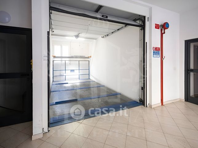 Box/posto auto in residenziale in Via Avesella