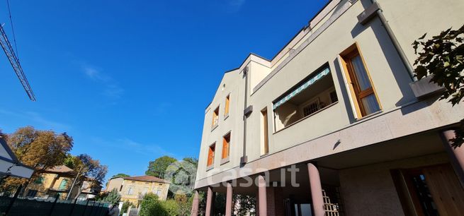 Ufficio in commerciale in 