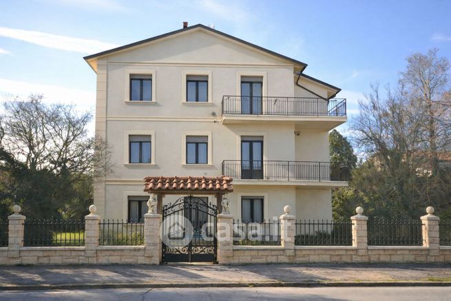 Casa indipendente in residenziale in Via Calcina Nuova 13