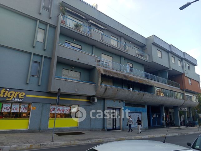 Ufficio in commerciale in Via del Mare