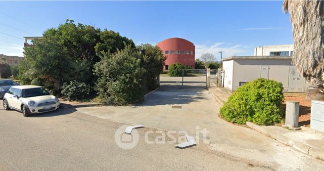 Capannone in commerciale in Via Sernagiotto 9