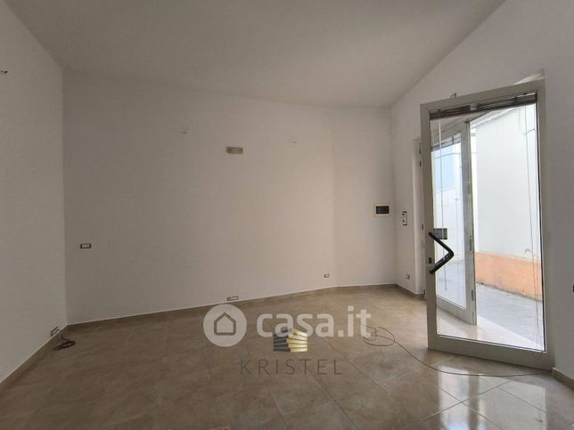 Ufficio in commerciale in Via Firenze 54