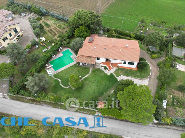 Villa in residenziale in Via Ripe 63