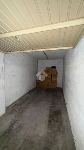 Box/posto auto in residenziale in Piazzetta G. Forzate'