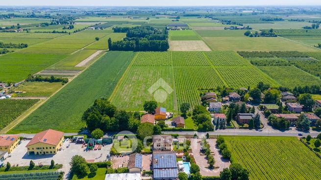 Terreno agricolo in commerciale in 