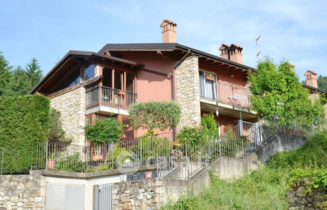 Villetta a schiera in residenziale in Via della Vena 6