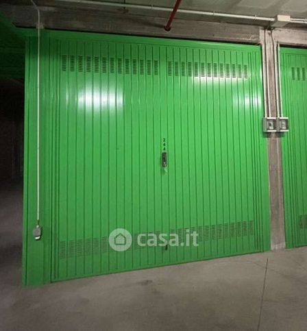 Box/posto auto in residenziale in Via Envie