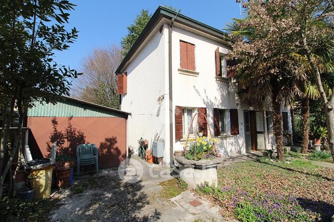 Villa in residenziale in 