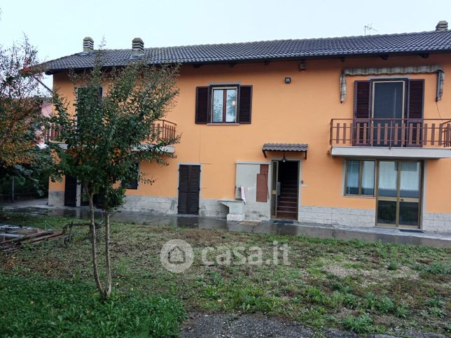 Casa indipendente in residenziale in Via Villafranca 73