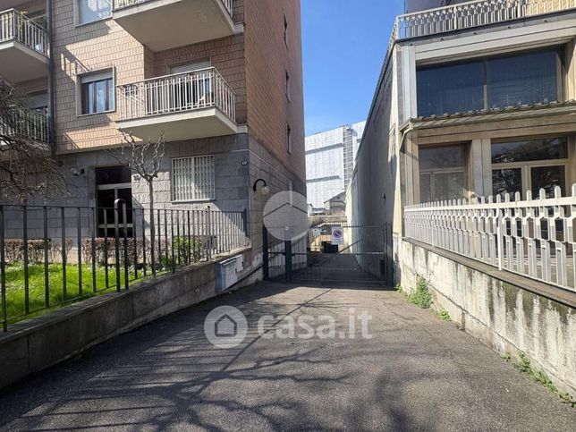 Box/posto auto in residenziale in Via Borgaro 95