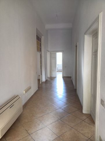 Ufficio in commerciale in Via Scipione Ammirato