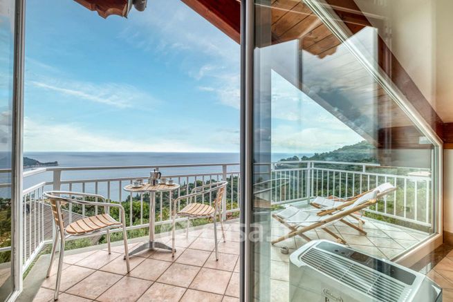 Appartamento in residenziale in Strada privata Luigi Peirano 44