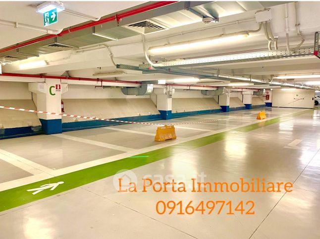 Box/posto auto in residenziale in Piazza Vittorio Emanuele Orlando