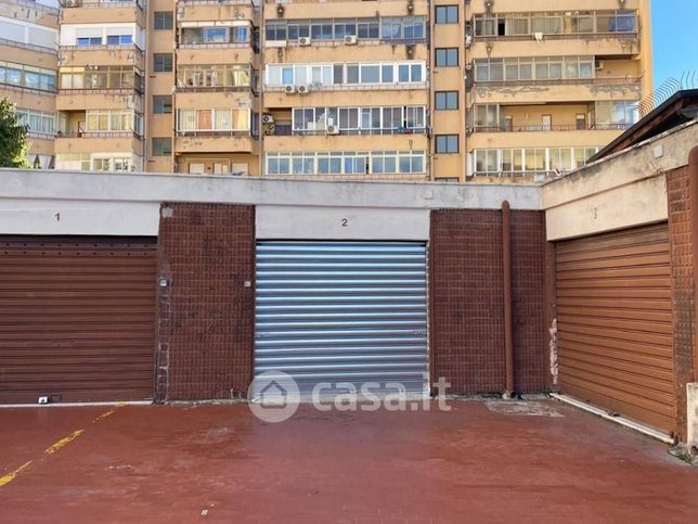 Box/posto auto in residenziale in Via Giuseppe Ingegneros 110