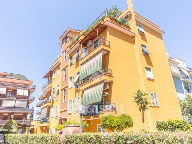 Appartamento in residenziale in Viale Alessandrino 233