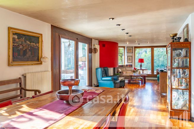 Villa in residenziale in Via Botteniga