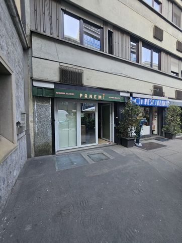Attivitã /licenza (con o senza mura) in commerciale in Corso di Porta Romana 47