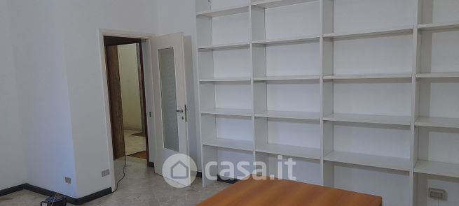 Ufficio in commerciale in Via Privata degli Orombelli 7