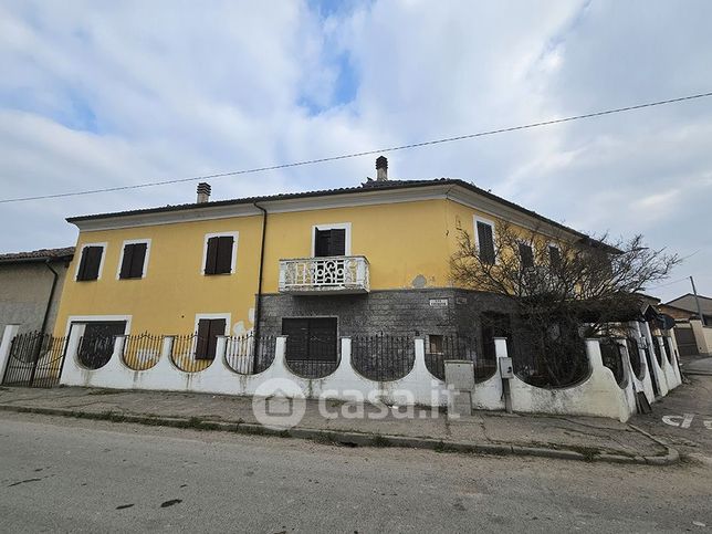 Rustico/casale in residenziale in Via Vercelli