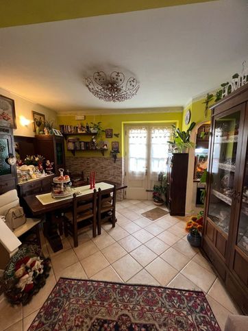 Casa indipendente in residenziale in Via provinciale