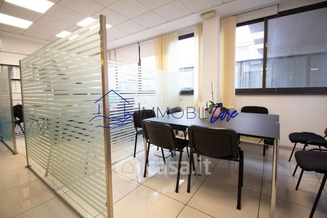 Ufficio in commerciale in Via Carlo Matteucci