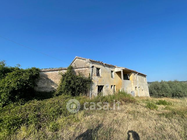 Rustico/casale in residenziale in Frazione Paterno