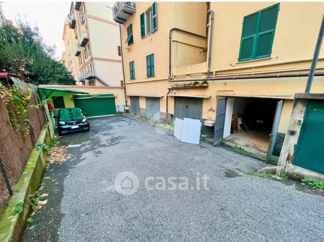 Garage/posto auto in residenziale in Via Giovanni Tommaso Invrea