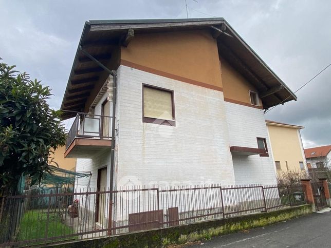 Villa in residenziale in Via Pescatori 4