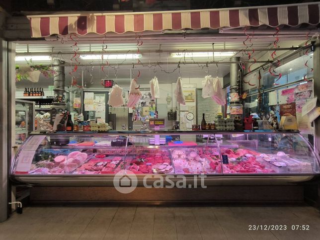 Attivitã /licenza (con o senza mura) in commerciale in Via Emanuele Ferro