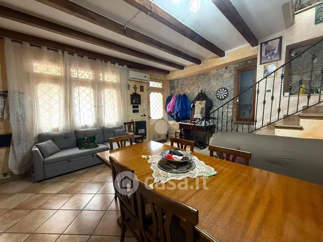 Casa indipendente in residenziale in Via Tusano 15