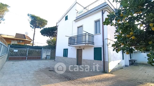 Villa in residenziale in Via Santa Reparata 82