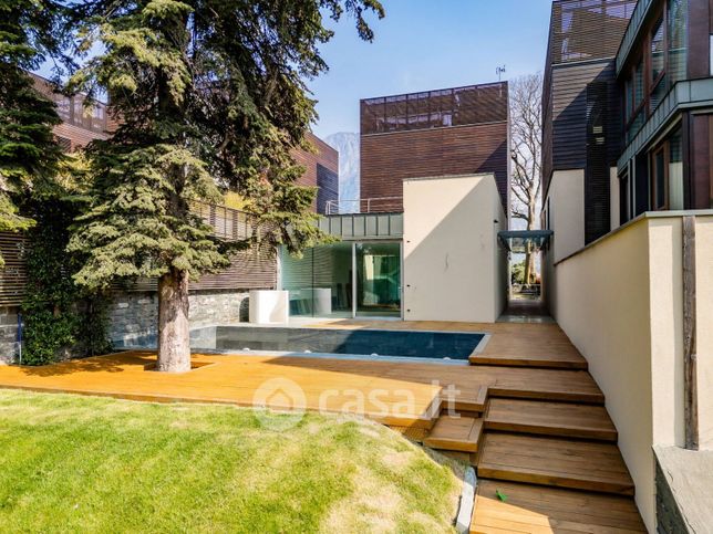 Villa in residenziale in Viale Penati 5