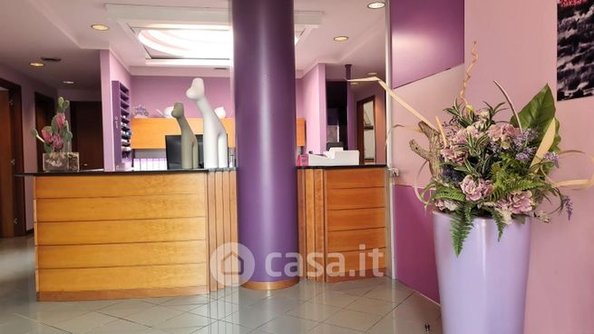 Ufficio in commerciale in 