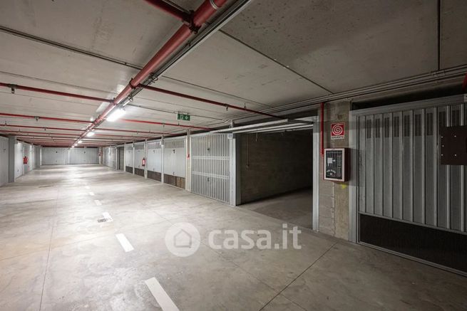 Garage/posto auto in residenziale in Via Riccione 11